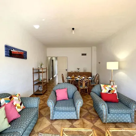 Palm Tree With Pool By Homing * Βιλαμούρα