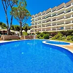 Palm Tree With Pool By Homing Apartmán *